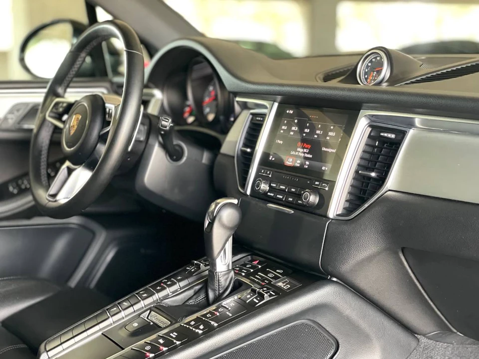 2017 Porsche Macan S - Image 14 of 24