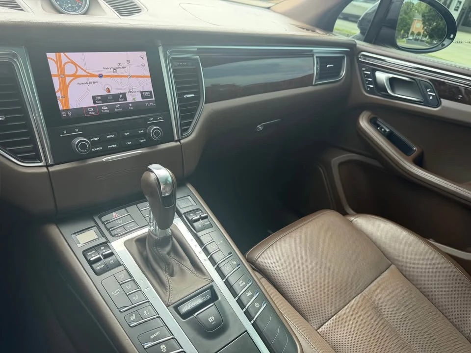 2017 Porsche Macan S - Image 11 of 16