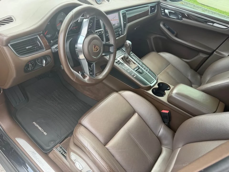2017 Porsche Macan S - Image 8 of 16