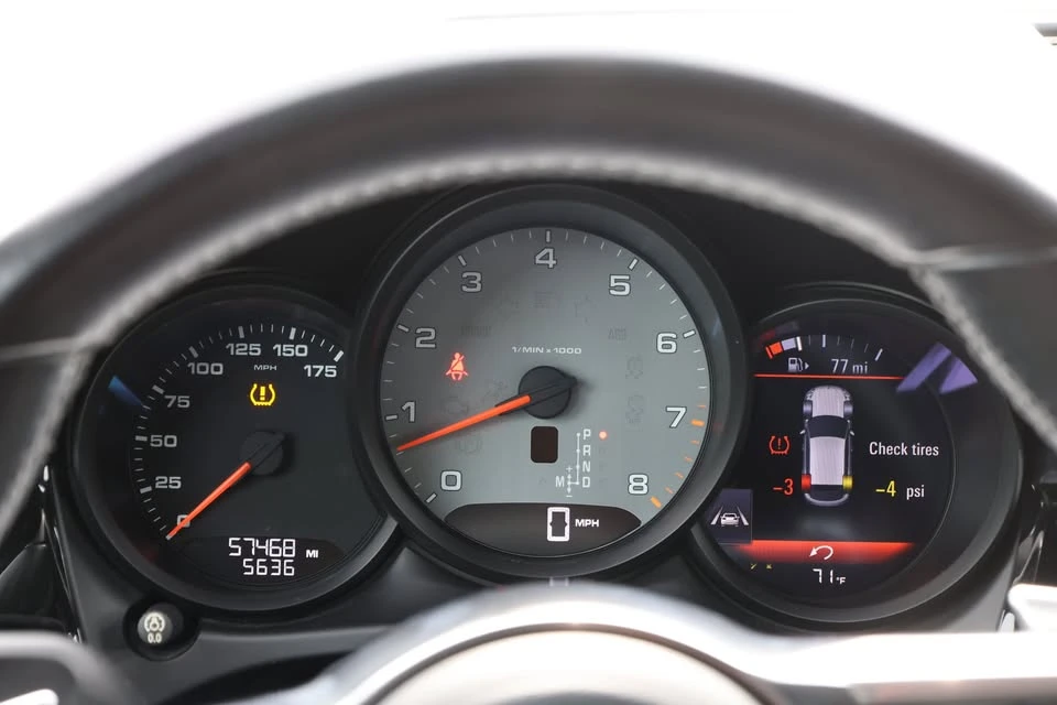 2017 Porsche Macan S - Image 18 of 19