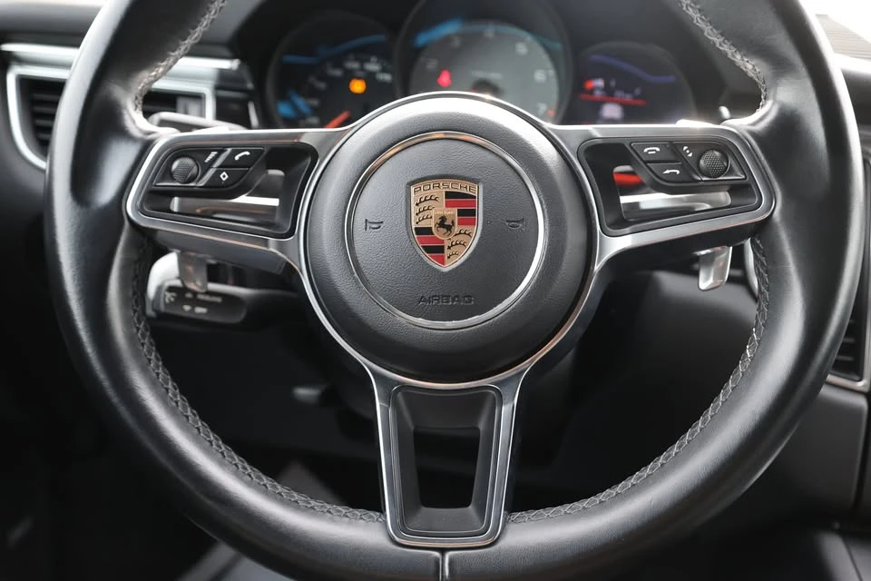 2017 Porsche Macan S - Image 17 of 19