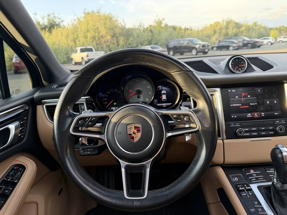 2017 Porsche Macan S - Image 12 of 24