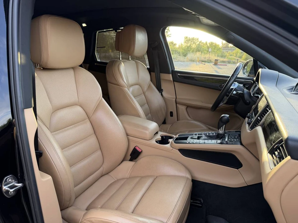 2017 Porsche Macan S - Image 10 of 24