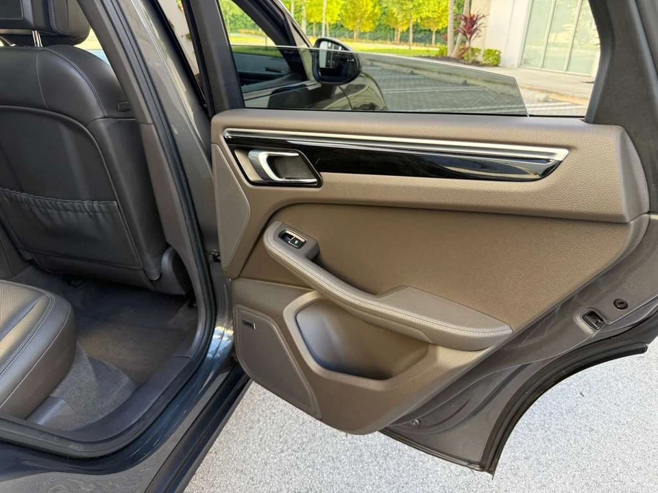 2017 Porsche Macan S - Image 27 of 29