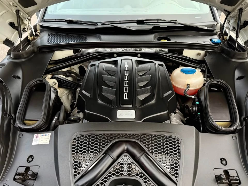 2017 Porsche Macan S - Image 19 of 20