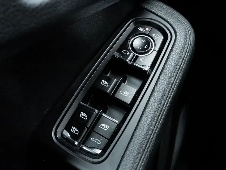 2017 Porsche Macan S - Image 14 of 20