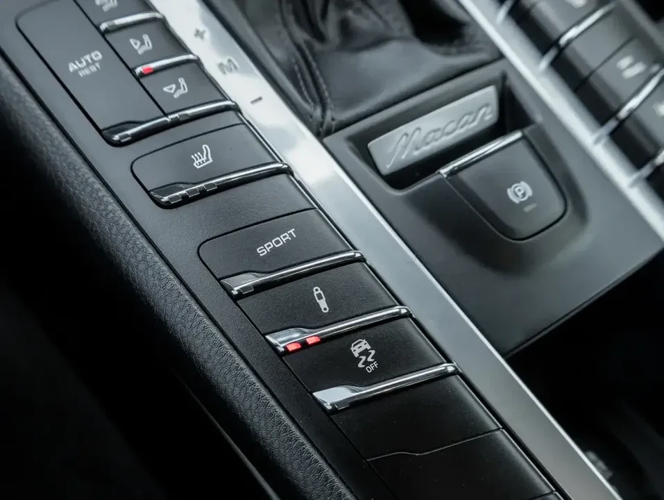 2017 Porsche Macan S - Image 17 of 20