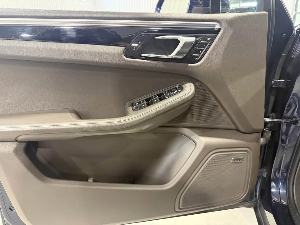 2017 Porsche Macan S - Image 8 of 20