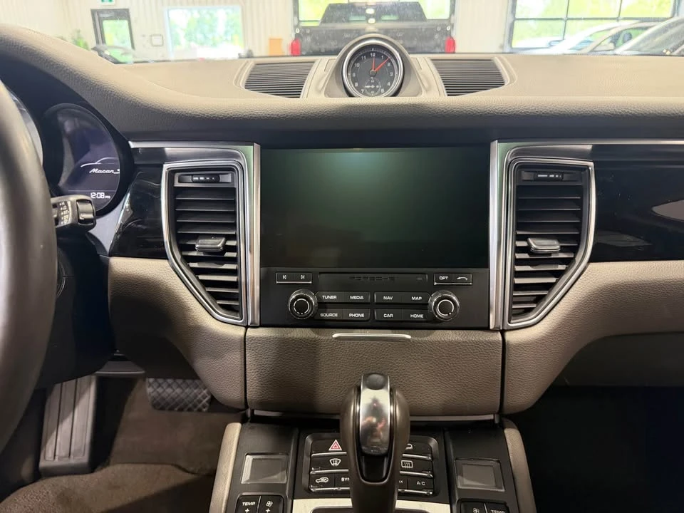 2017 Porsche Macan S - Image 13 of 20