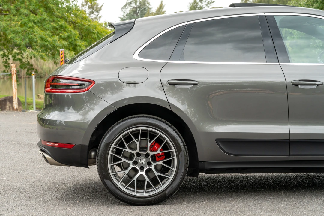 2017 Porsche Macan S - Image 10 of 31