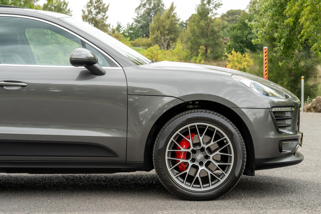 2017 Porsche Macan S - Image 12 of 31
