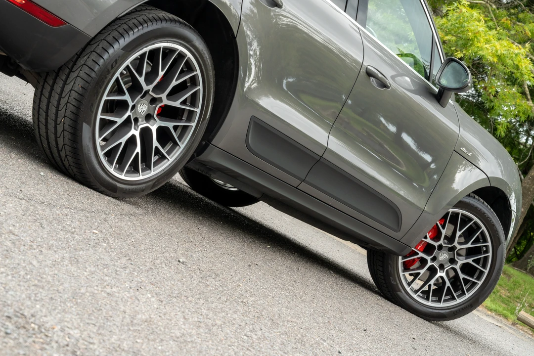 2017 Porsche Macan S - Image 14 of 31