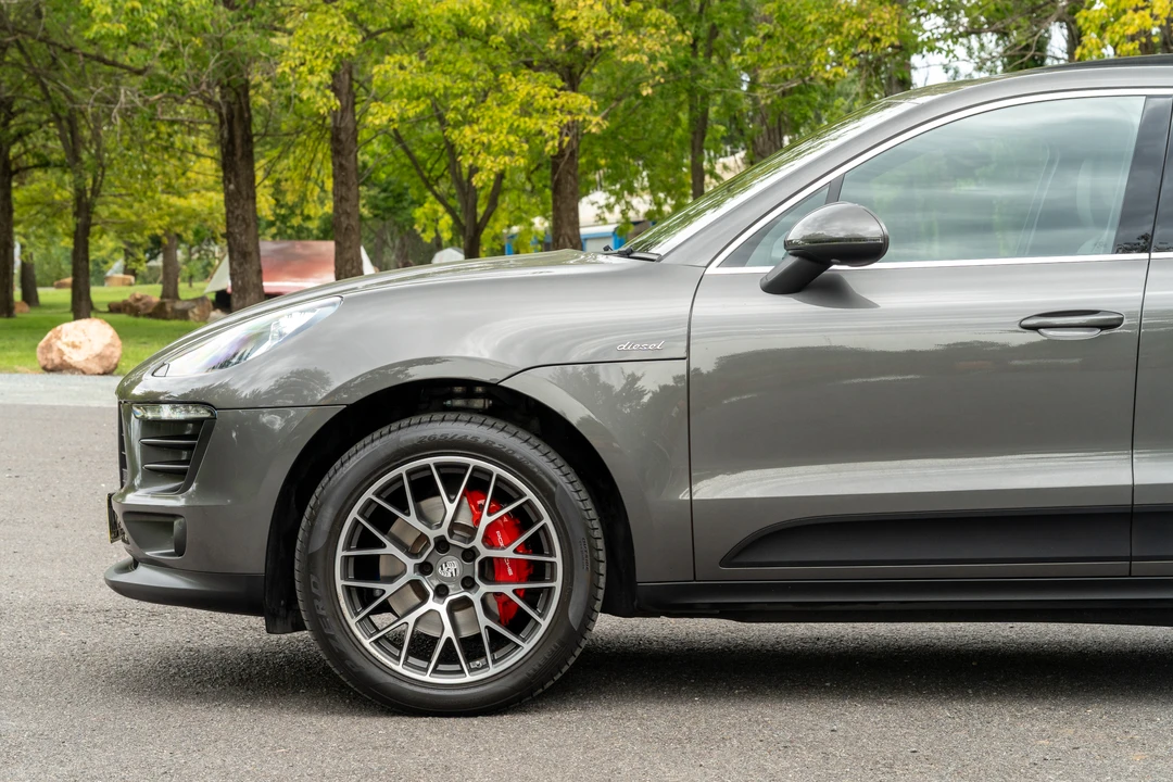 2017 Porsche Macan S - Image 24 of 31