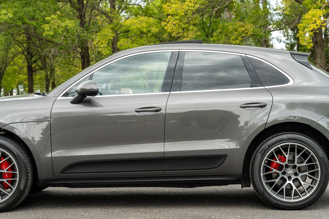 2017 Porsche Macan S - Image 25 of 31