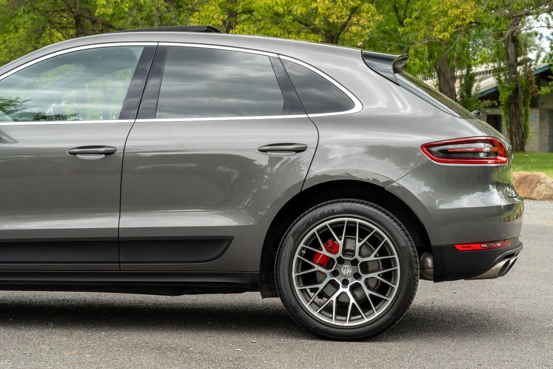 2017 Porsche Macan S - Image 26 of 31