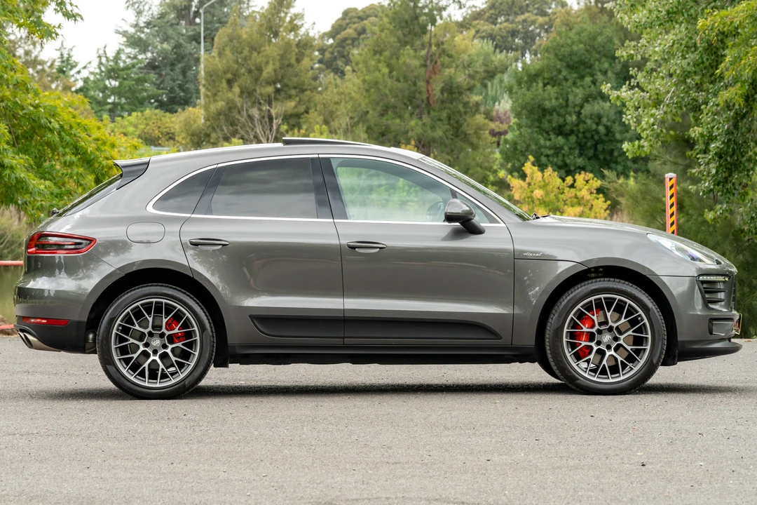 2017 Porsche Macan S - Image 8 of 31