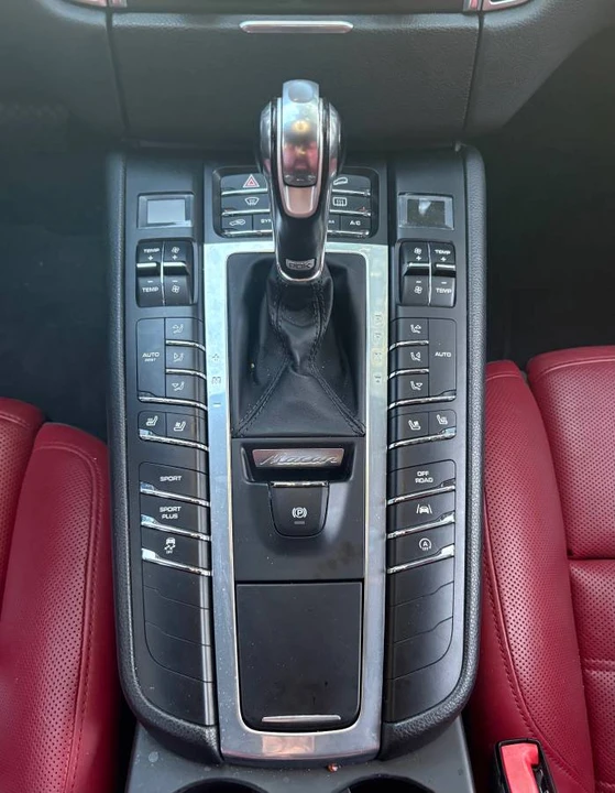 2017 Porsche Macan S - Image 8 of 14