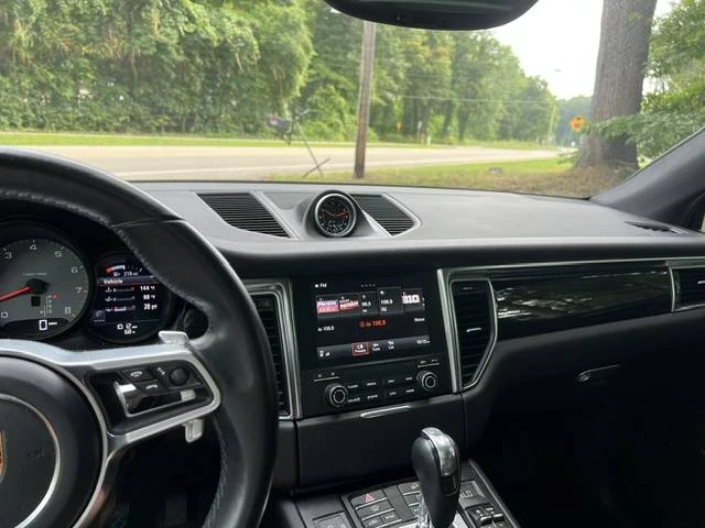 2017 Porsche Macan S - Image 13 of 14