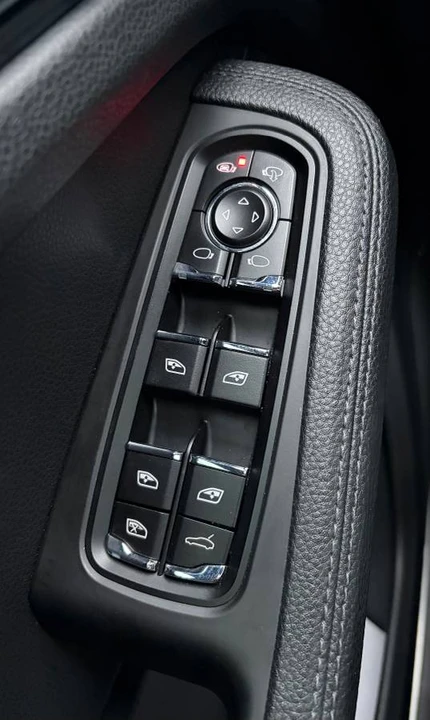 2017 Porsche Macan S - Image 12 of 21