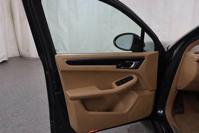 2017 Porsche Macan S - Image 18 of 20