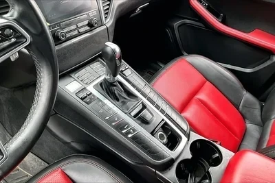 2017 Porsche Macan S - Image 7 of 10