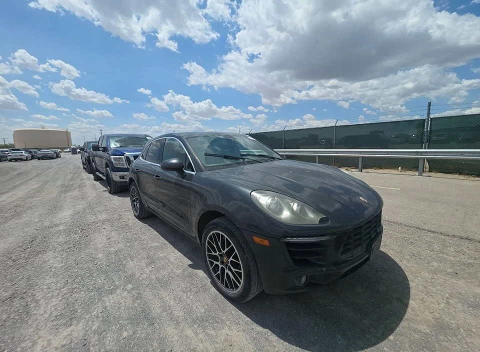 2017 Porsche Macan S - Image 2 of 7
