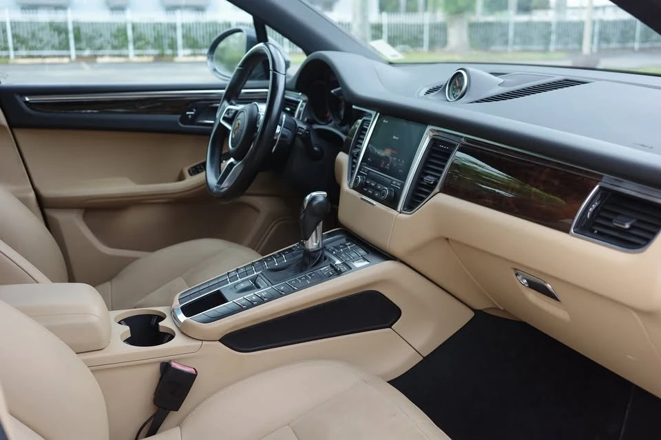2017 Porsche Macan S - Image 11 of 20