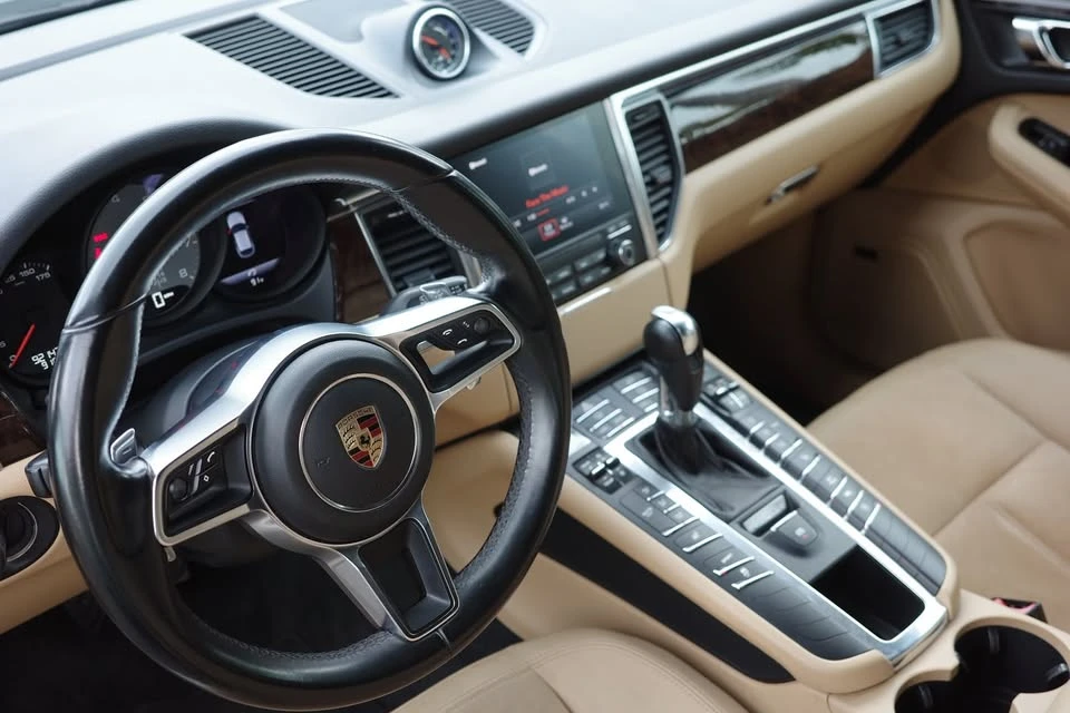 2017 Porsche Macan S - Image 10 of 20