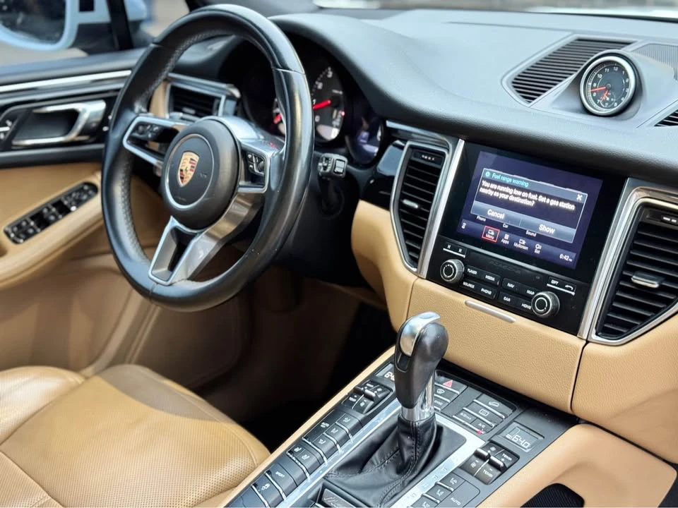 2017 Porsche Macan S - Image 13 of 19