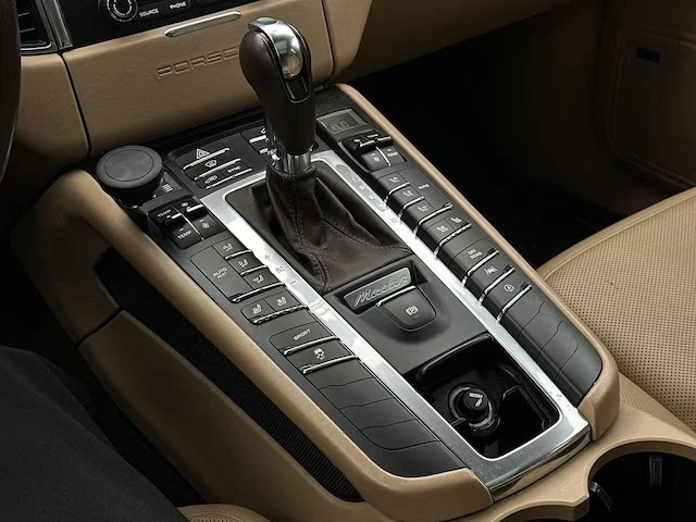 2017 Porsche Macan S - Image 9 of 19
