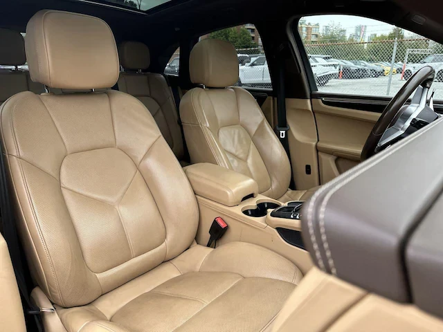 2017 Porsche Macan S - Image 8 of 19