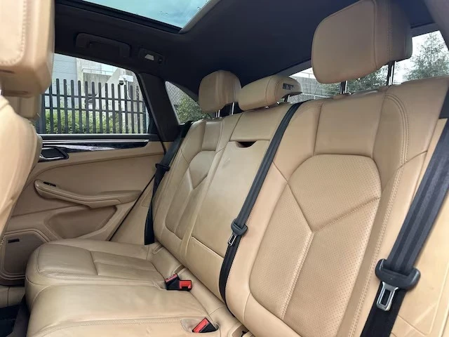 2017 Porsche Macan S - Image 7 of 19