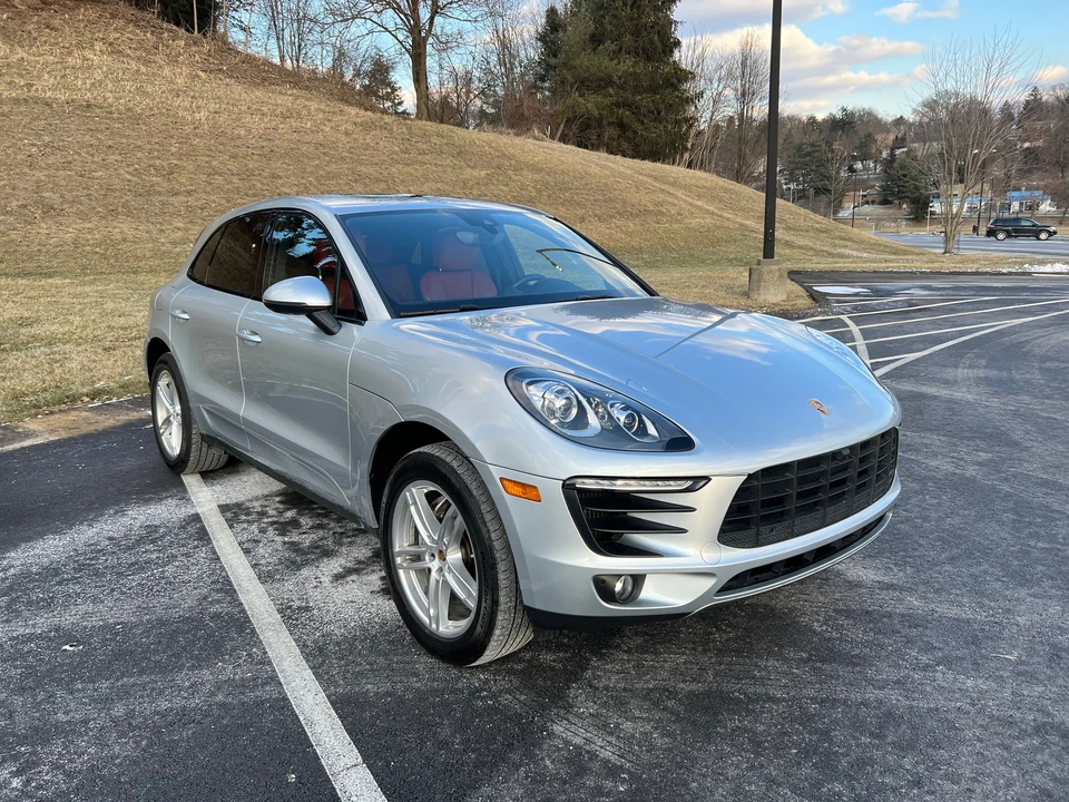 2017 Porsche Macan S - Image 8 of 31