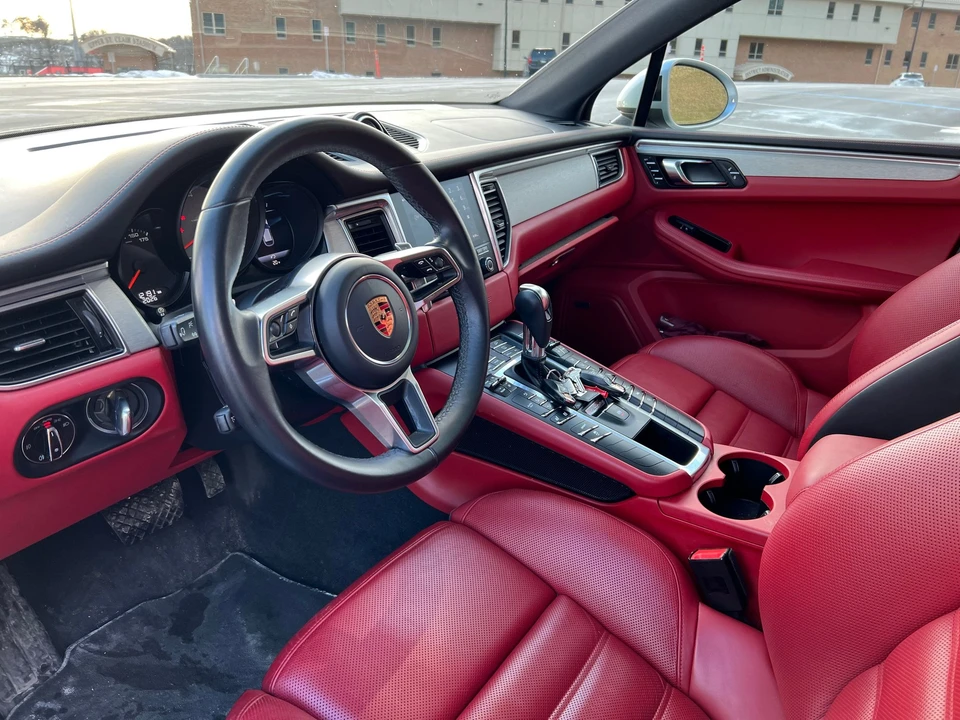 2017 Porsche Macan S - Image 16 of 31