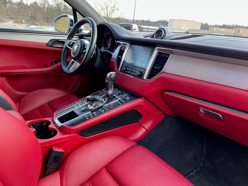 2017 Porsche Macan S - Image 28 of 31