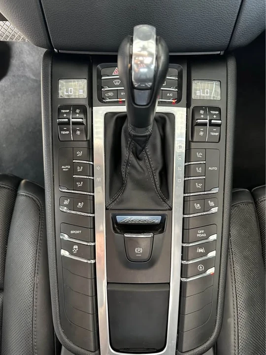 2017 Porsche Macan S - Image 18 of 20