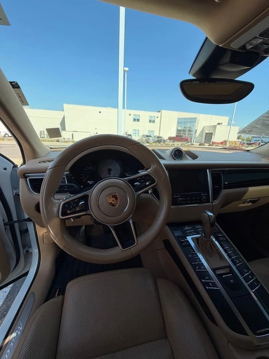 2017 Porsche Macan S - Image 7 of 10