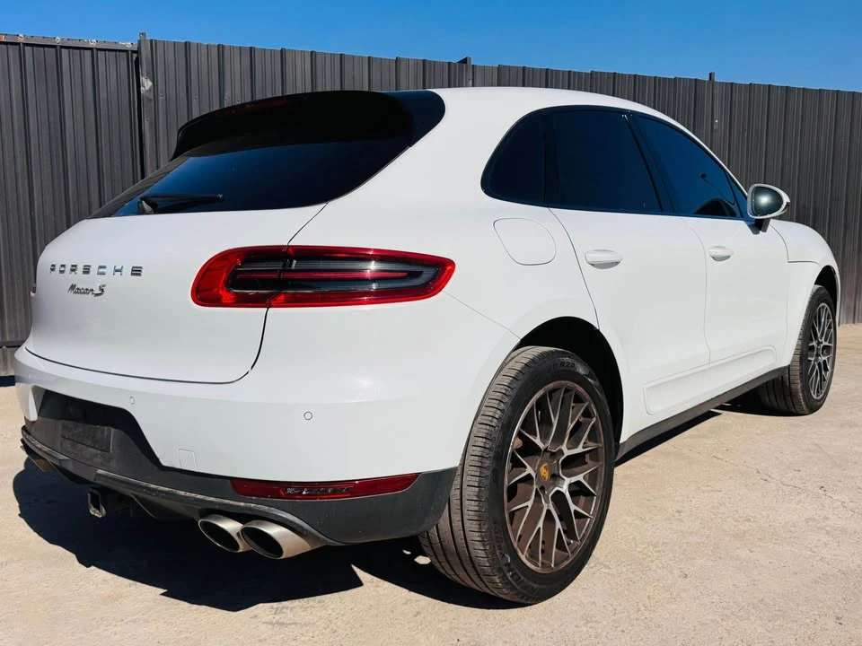 2017 Porsche Macan S - Image 10 of 12