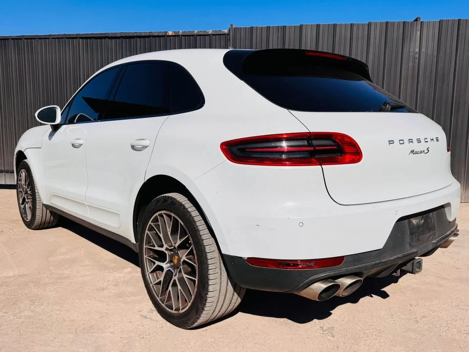 2017 Porsche Macan S - Image 11 of 12