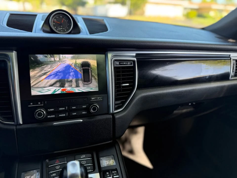 2017 Porsche Macan S - Image 16 of 19