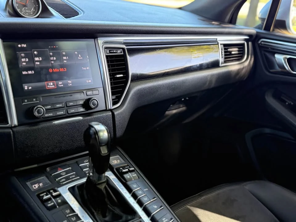 2017 Porsche Macan S - Image 14 of 19