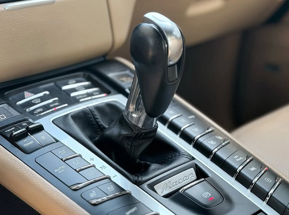 2017 Porsche Macan S - Image 13 of 20