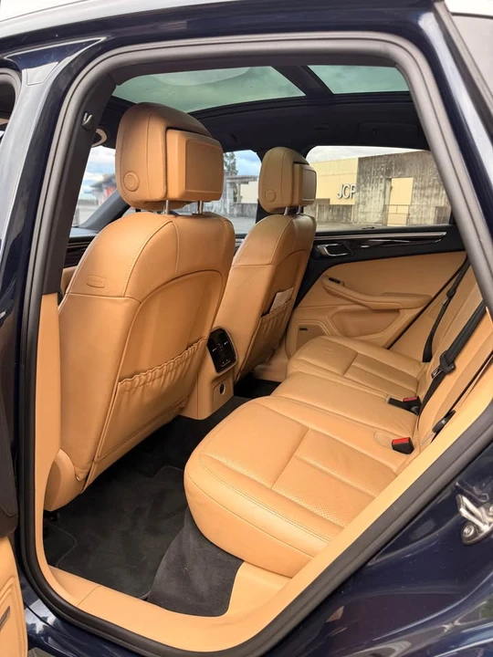 2017 Porsche Macan S - Image 8 of 19