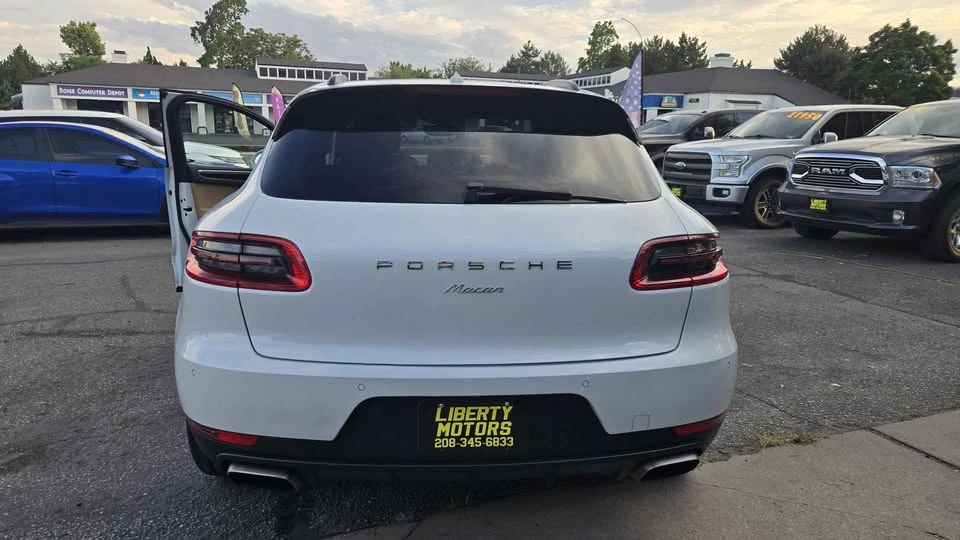 2017 Porsche Macan S - Image 2 of 4