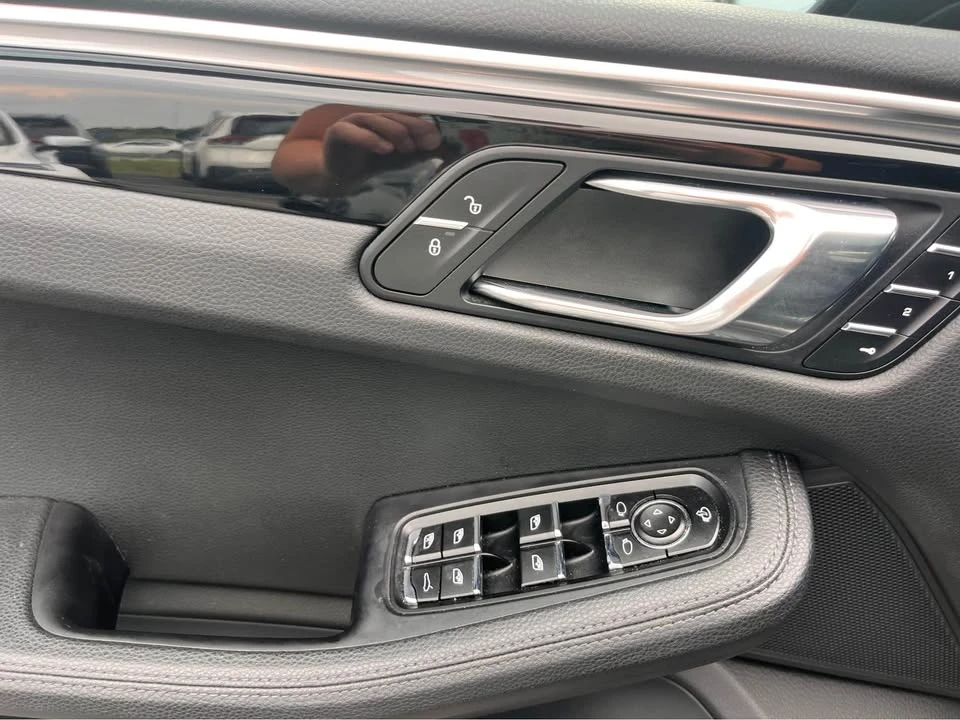 2017 Porsche Macan S - Image 14 of 15