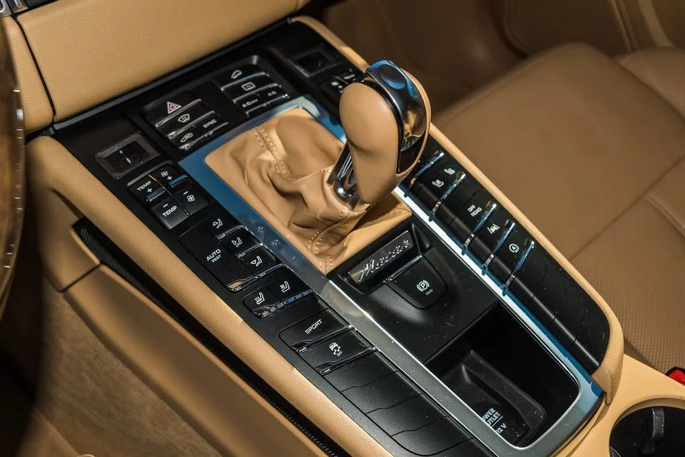 2017 Porsche Macan S - Image 8 of 14