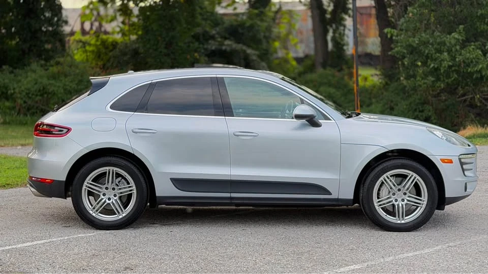 2017 Porsche Macan S - Image 9 of 20