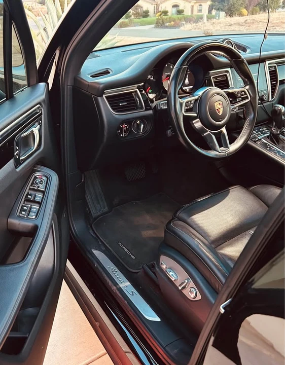 2017 Porsche Macan S - Image 7 of 10