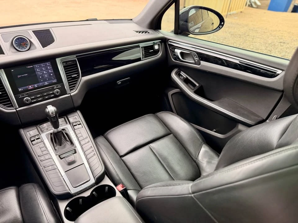 2017 Porsche Macan S - Image 10 of 13