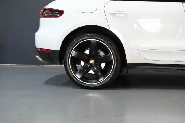 2017 Porsche Macan S - Image 11 of 21